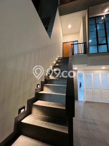 Dijual Rumah Luas Megah Dengan View Eksklusif di Tomang, Jakarta Barat Dijual Rumah Luas Megah Dengan View Eksklusif di Tomang, Jakarta Barat