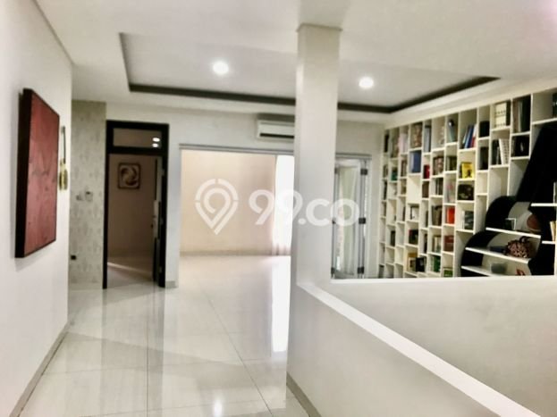 For Sale! Luxury House LT 120m2 Desain Elegan di Pondok Indah For Sale! Luxury House LT 120m2 Desain Elegan di Pondok Indah