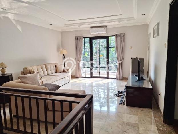 Hunian Elit LB 320m2 Siap Huni Desain Elegan di Kemang, Jakarta Selatan Hunian Elit LB 320m2 Siap Huni Desain Elegan di Kemang, Jakarta Selatan