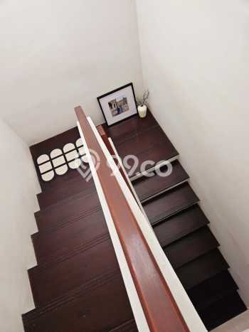Ready to Use! Luxury House LT 174m2 Desain Elegan di Cipete Ready to Use! Luxury House LT 174m2 Desain Elegan di Cipete