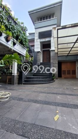 Rumah Luxury Modern Tanpa Renovasi di Cawang Jakarta Timur Rumah Luxury Modern Tanpa Renovasi di Cawang Jakarta Timur