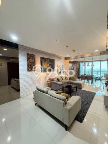 Hunian Apartemen High-Class untuk Dijual di Jakarta Selatan dengan 3 BR & 3 Kamar Mandi Hunian Apartemen High-Class untuk Dijual di Jakarta Selatan dengan 3 BR & 3 Kamar Mandi
