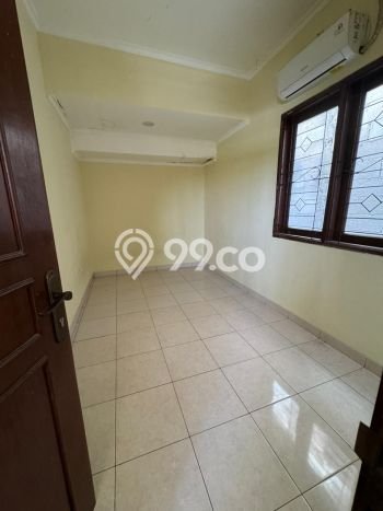 Jual Rumah Favorit Siap Huni LB 250m2 di Karang Tengah, Tangerang Jual Rumah Favorit Siap Huni LB 250m2 di Karang Tengah, Tangerang