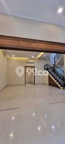 Rumah Elit Modern Siap Huni di Puri Indah Jakarta Barat Rumah Elit Modern Siap Huni di Puri Indah Jakarta Barat
