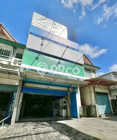 Unit Ruko Dijual di Surabaya LT 100m2 & LB 240m2 Unit Ruko Dijual di Surabaya LT 100m2 & LB 240m2