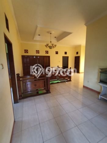 Hunian Mewah Siap Huni LT 195m2 di Gubeng, Surabaya Hunian Mewah Siap Huni LT 195m2 di Gubeng, Surabaya