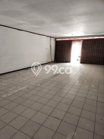 FOR RENT! Ruko di Surabaya Kota Cocok untuk Bisnis 180m2 FOR RENT! Ruko di Surabaya Kota Cocok untuk Bisnis 180m2