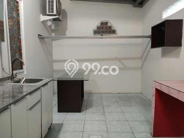 Disewakan! Rumah 2 Kamar Tidur &
1 Kamar Mandi di Surabaya Kota, Surabaya Disewakan! Rumah 2 Kamar Tidur &
1 Kamar Mandi di Surabaya Kota, Surabaya