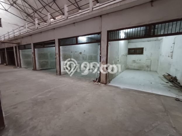 Unit Gudang Disewakan di Pabean Cantikan di Area Ramai & Strategis Unit Gudang Disewakan di Pabean Cantikan di Area Ramai & Strategis