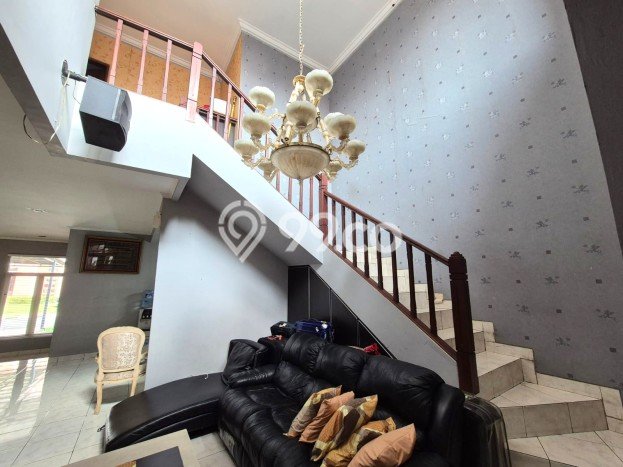 Rumah Mewah LB 227m2 Siap Pakai Desain Elegan di Alam Sutera, Tangerang Rumah Mewah LB 227m2 Siap Pakai Desain Elegan di Alam Sutera, Tangerang