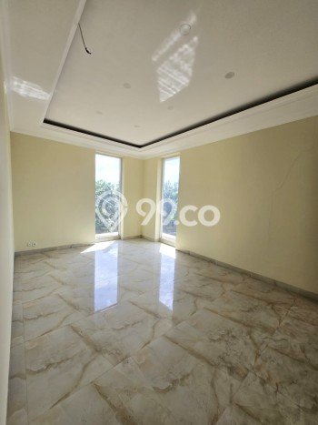 Ready to Use! Premium House LT 248m2 Desain Modern di BSD Ready to Use! Premium House LT 248m2 Desain Modern di BSD