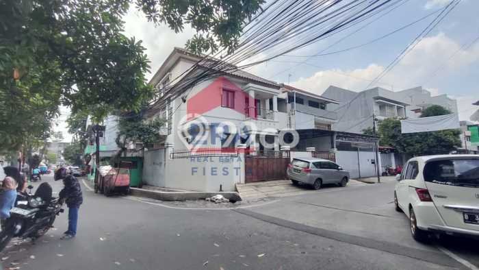 Dijual Hunian Mewah dengan Fasilitas Sekitar Lengkap di Kebon Jeruk, Jakarta Barat Dijual Hunian Mewah dengan Fasilitas Sekitar Lengkap di Kebon Jeruk, Jakarta Barat