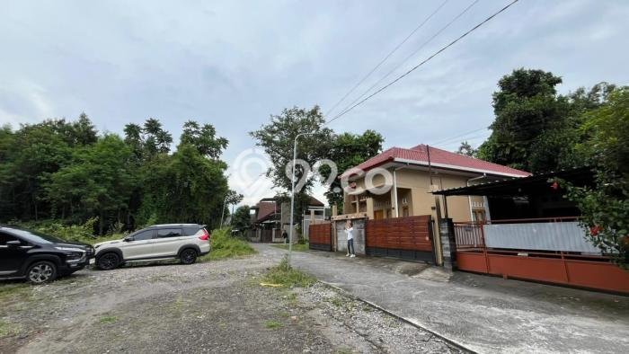 Tanah Kosong Dijual di Yogyakarta dengan Area 114m2 Tanah Kosong Dijual di Yogyakarta dengan Area 114m2