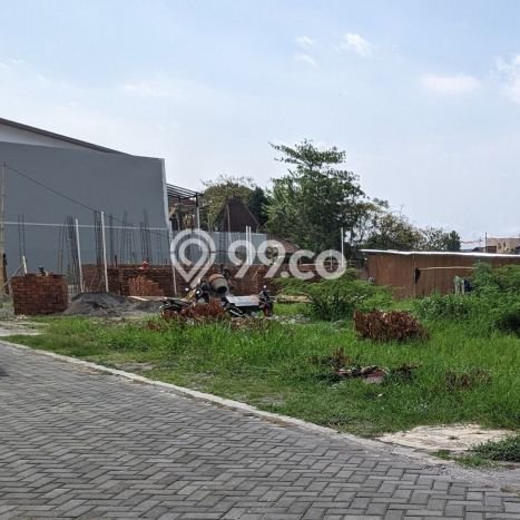 Dijual Tanah di Depok Sleman Luas 216m2 SHM Dijual Tanah di Depok Sleman Luas 216m2 SHM