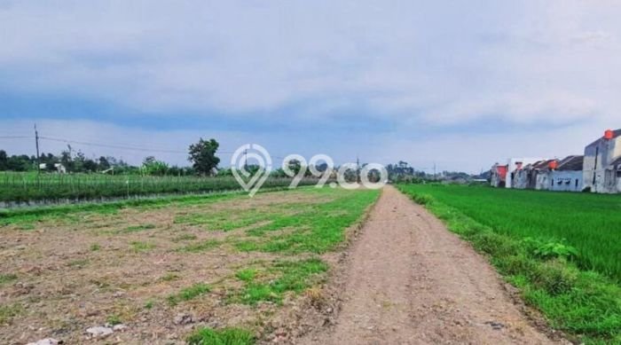 Tanah untuk Dijual Lokasi Godean, Sleman Luas 108m2 SHM Tanah untuk Dijual Lokasi Godean, Sleman Luas 108m2 SHM