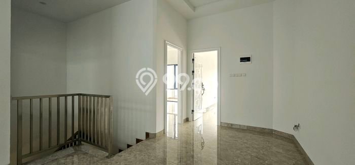 Jual Rumah Mewah Megah Dengan View Eksklusif di BSD, Tangerang Jual Rumah Mewah Megah Dengan View Eksklusif di BSD, Tangerang