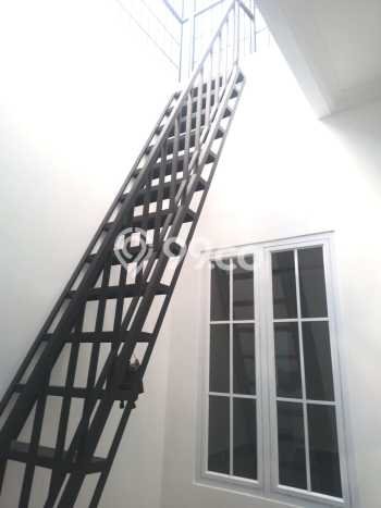 Ready to Use! Luxury House LT 220m2 Desain Modern di Kav DKI Ready to Use! Luxury House LT 220m2 Desain Modern di Kav DKI