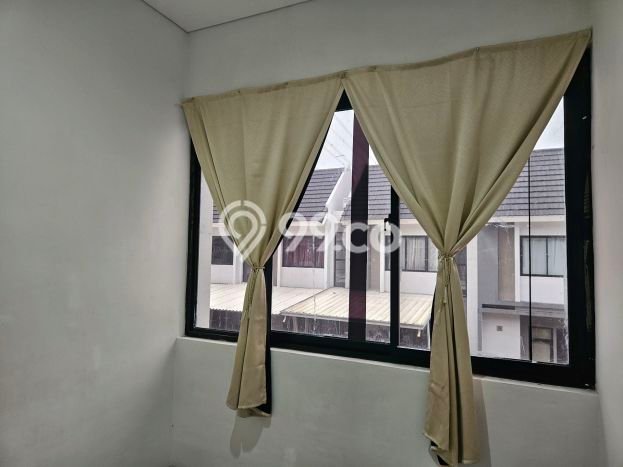 Disewakan Rumah Murah di Green Lake City Jakarta Barat Punya 3 Kamar Tidur Disewakan Rumah Murah di Green Lake City Jakarta Barat Punya 3 Kamar Tidur