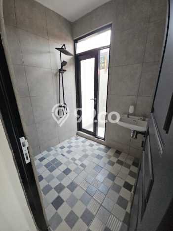Dijual Rumah Eksklusif 3 KT di Gading Serpong, Tangerang Dijual Rumah Eksklusif 3 KT di Gading Serpong, Tangerang