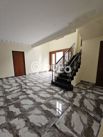 Hunian Eksklusif Siap Huni LT 340m2 di BSD, Tangerang Selatan Hunian Eksklusif Siap Huni LT 340m2 di BSD, Tangerang Selatan