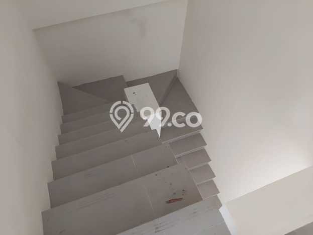 Rumah Minimalis 5 KT di BSD Griya Loka Tangerang Semi Furnished Rumah Minimalis 5 KT di BSD Griya Loka Tangerang Semi Furnished