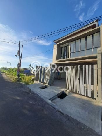 Rumah Lokasi Strategis di , Sleman, LT 120m2m² Bangunan 142m2m² Rumah Lokasi Strategis di , Sleman, LT 120m2m² Bangunan 142m2m²