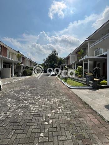 KESEMPATAN EMAS! Rumah area Mlati, Sleman, LT 210m2m² LB 240m2m² KESEMPATAN EMAS! Rumah area Mlati, Sleman, LT 210m2m² LB 240m2m²
