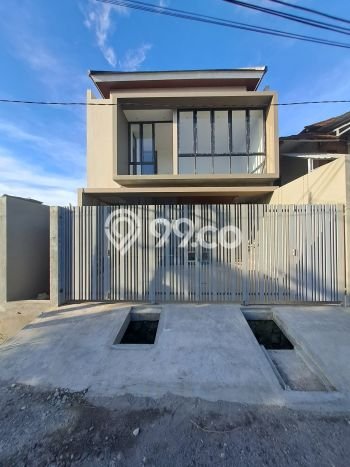 Rumah Lokasi Strategis di , Sleman, LT 120m2m² Bangunan 142m2m² Rumah Lokasi Strategis di , Sleman, LT 120m2m² Bangunan 142m2m²