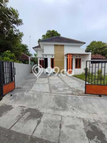 PRIME LOCATION! Rumah Strategis area Imogiri , LT 181m² Bangunan 65m² PRIME LOCATION! Rumah Strategis area Imogiri , LT 181m² Bangunan 65m²