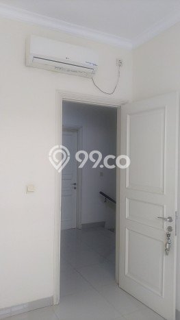 Disewakan Rumah Murah di Green Lake City Jakarta Barat Punya 3 Kamar Tidur Disewakan Rumah Murah di Green Lake City Jakarta Barat Punya 3 Kamar Tidur