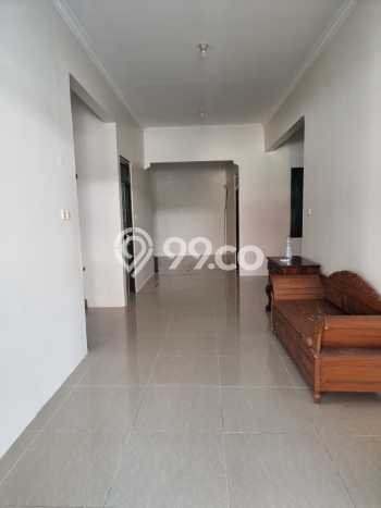 Lokasi strategis! Rumah siap huni disewakan di Duri Kosambi LB 100m2 Lokasi strategis! Rumah siap huni disewakan di Duri Kosambi LB 100m2