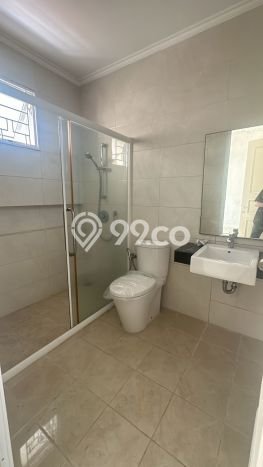 Rumah sewa siap pakai 3 Kamar Tidur di Green Lake City, Jakarta Barat Rumah sewa siap pakai 3 Kamar Tidur di Green Lake City, Jakarta Barat