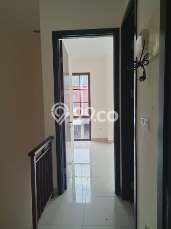 Rumah Strategis Modern Lb 86m2 di Cipondoh, Tangerang Rumah Strategis Modern Lb 86m2 di Cipondoh, Tangerang