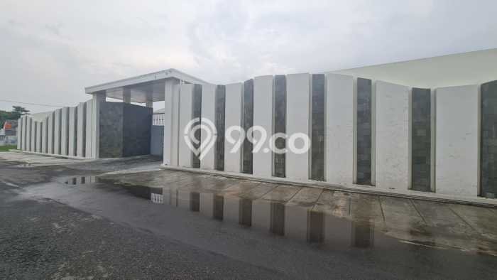 Bisa KPR! Rumah Colomadu, Solo, LT 4757m² LB 2500m² Bisa KPR! Rumah Colomadu, Solo, LT 4757m² LB 2500m²