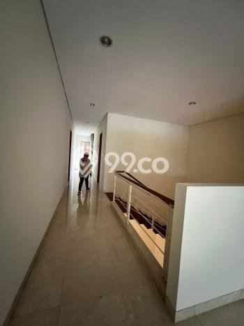 Rumah Luxury Modern Tanpa Renovasi di Kemang Jakarta Selatan Rumah Luxury Modern Tanpa Renovasi di Kemang Jakarta Selatan
