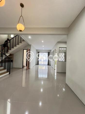 Rumah Eksklusif LB 220m2 di Cibubur Jakarta Timur untuk Disewa Rumah Eksklusif LB 220m2 di Cibubur Jakarta Timur untuk Disewa