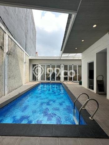 Rumah Luxury Modern Tanpa Renovasi di Jati Padang Jakarta Selatan Rumah Luxury Modern Tanpa Renovasi di Jati Padang Jakarta Selatan