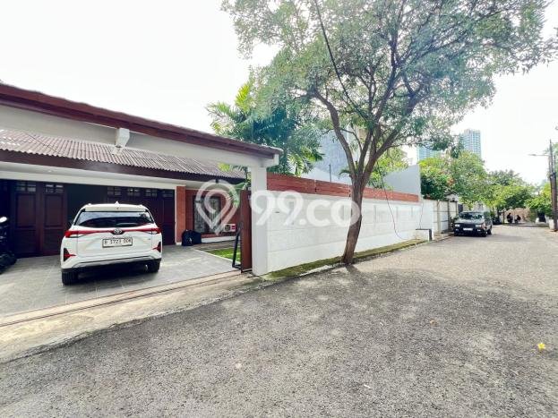 BEST DEAL! Rumah area Kemang, 4 KT, Akses Mudah Pusat Kota, LT 570m2m² LB 570m2m² BEST DEAL! Rumah area Kemang, 4 KT, Akses Mudah Pusat Kota, LT 570m2m² LB 570m2m²