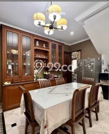 Ready to Use! Luxury House LT 451m2 Desain Elegan di Pejaten Ready to Use! Luxury House LT 451m2 Desain Elegan di Pejaten