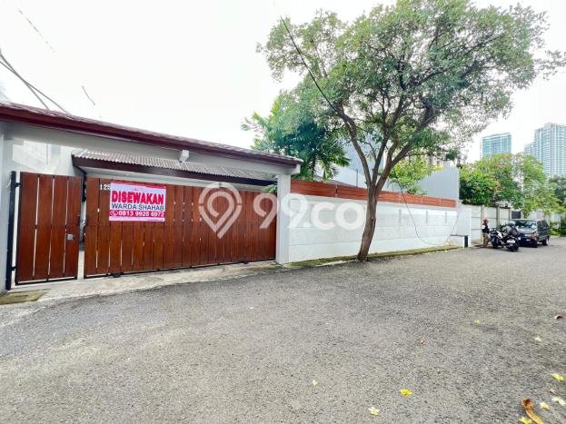 BEST DEAL! Rumah area Kemang, 4 KT, Akses Mudah Pusat Kota, LT 570m2m² LB 570m2m² BEST DEAL! Rumah area Kemang, 4 KT, Akses Mudah Pusat Kota, LT 570m2m² LB 570m2m²