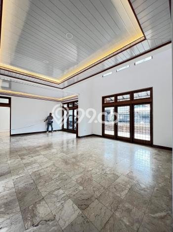 Rumah di Pejaten, Akses ke Sekolah, LT 334m2m² Rumah di Pejaten, Akses ke Sekolah, LT 334m2m²
