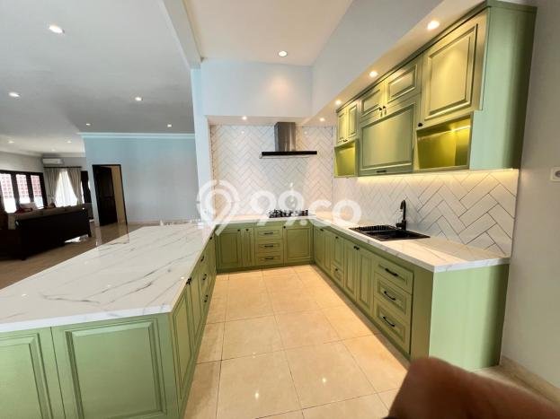 BEST DEAL! Rumah area Kemang, 4 KT, Akses Mudah Pusat Kota, LT 570m2m² LB 570m2m² BEST DEAL! Rumah area Kemang, 4 KT, Akses Mudah Pusat Kota, LT 570m2m² LB 570m2m²