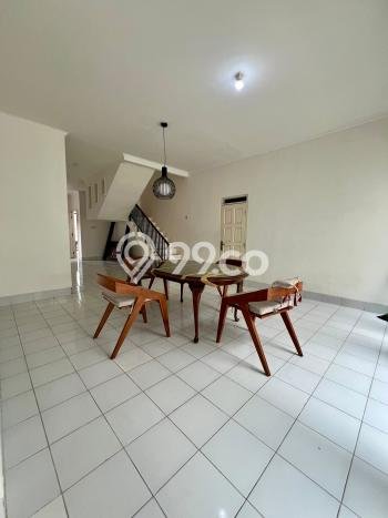 Rumah Elit Modern Tanpa Renovasi di Warung Buncit Jakarta Selatan Rumah Elit Modern Tanpa Renovasi di Warung Buncit Jakarta Selatan