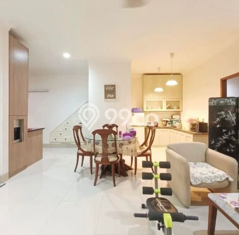 Rumah Elit LB 250m2 Siap Huni Desain Elegan di Bintaro, Tangerang Selatan Rumah Elit LB 250m2 Siap Huni Desain Elegan di Bintaro, Tangerang Selatan