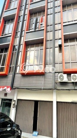 Dijual! Ruko di Rawamangun Jakarta Timur LT 135m2 / LB 300m2 Kawasan Strategis Dijual! Ruko di Rawamangun Jakarta Timur LT 135m2 / LB 300m2 Kawasan Strategis