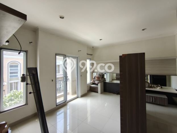 Rumah Modern 4 KT di Gading Serpong Tangerang Semi Furnished Rumah Modern 4 KT di Gading Serpong Tangerang Semi Furnished