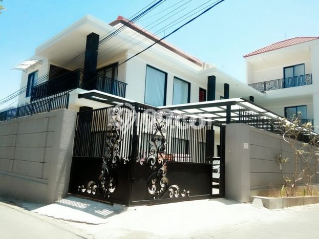 Ready to Use! Luxury House LT 400m2 Desain Elegan di Jimbaran Ready to Use! Luxury House LT 400m2 Desain Elegan di Jimbaran