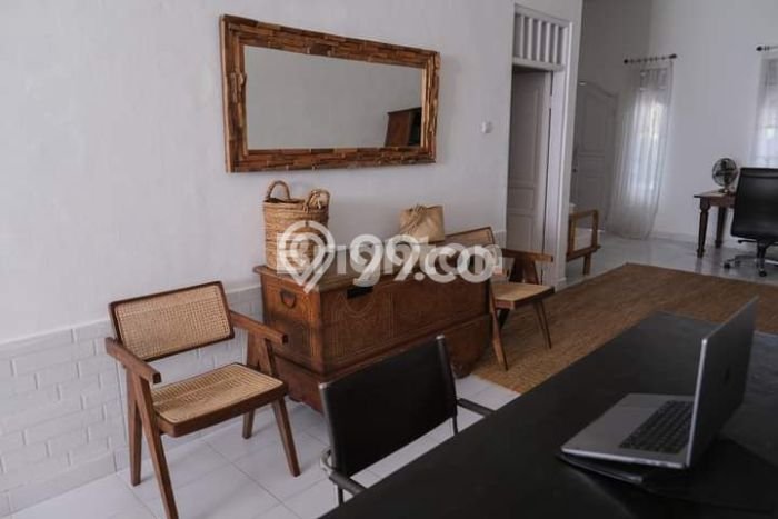 Hunian Elit LB 175m2 Siap Pakai Desain Elegan di Jimbaran, Badung Hunian Elit LB 175m2 Siap Pakai Desain Elegan di Jimbaran, Badung