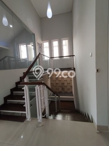 Ready to Use! Premium House LT 252m2 Desain Elegan di Pondok Indah Ready to Use! Premium House LT 252m2 Desain Elegan di Pondok Indah