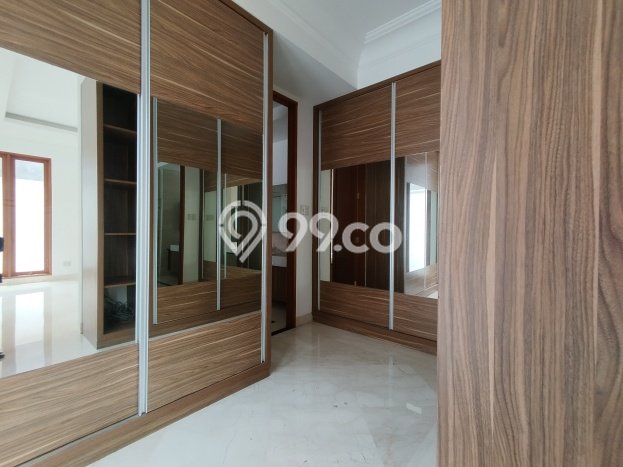 Rumah Luxury Modern Tanpa Renovasi di Pondok Indah Jakarta Selatan Rumah Luxury Modern Tanpa Renovasi di Pondok Indah Jakarta Selatan